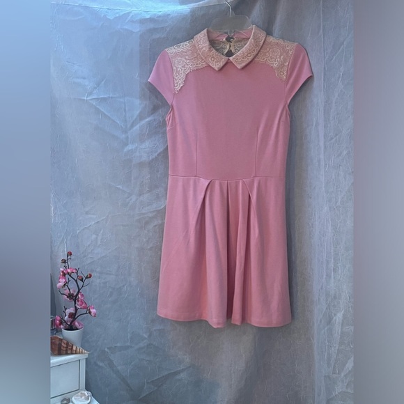 Pink Lace Open-Back A-line Dress - Picture 2 of 14